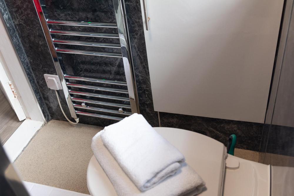 Vion Apartment - King Suites Aberdeen Extérieur photo